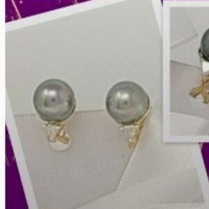 Vintage 18K Two-Tone Gold Black Cultured Pearl & Trillion Cut Diamond Earrings